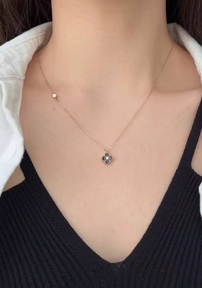 LIANA CLOVER NECKLACE