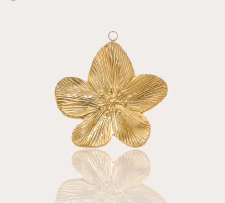 BIG FLOWER CHARM