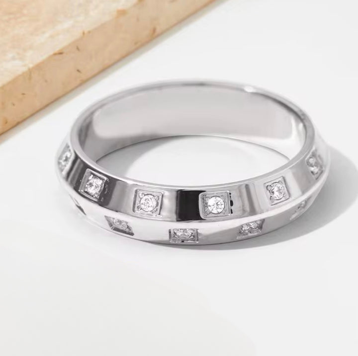 BONNIE RING