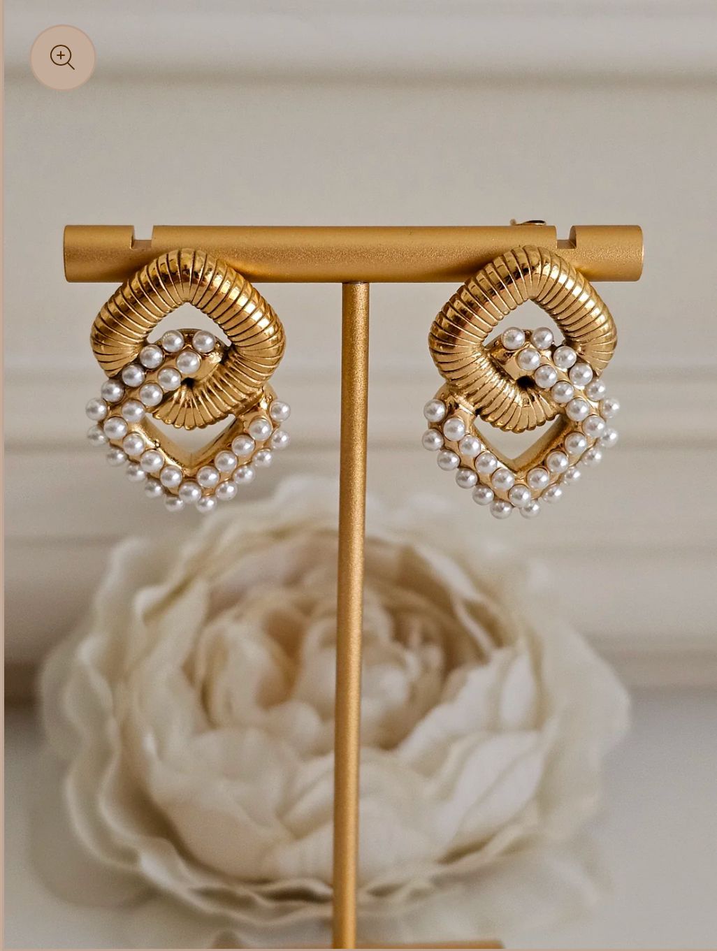 AMINA PEARL EARRINGS