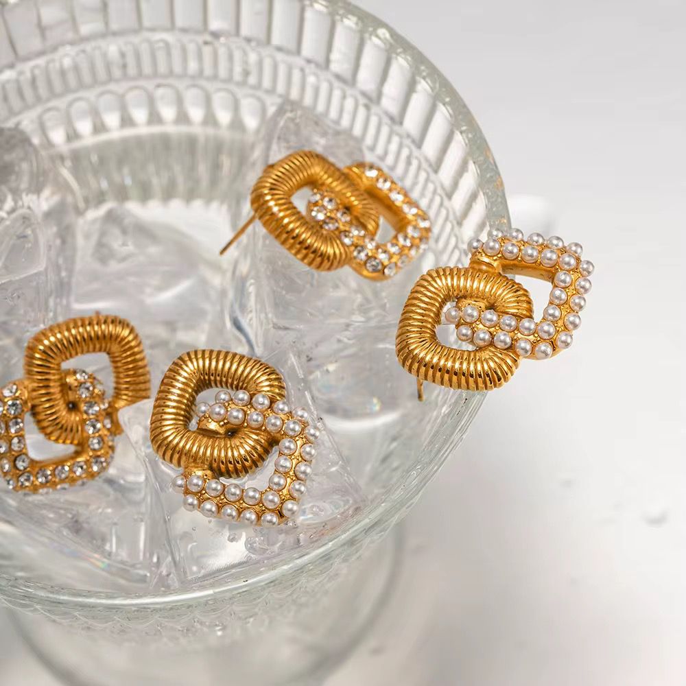 AMINA PEARL EARRINGS