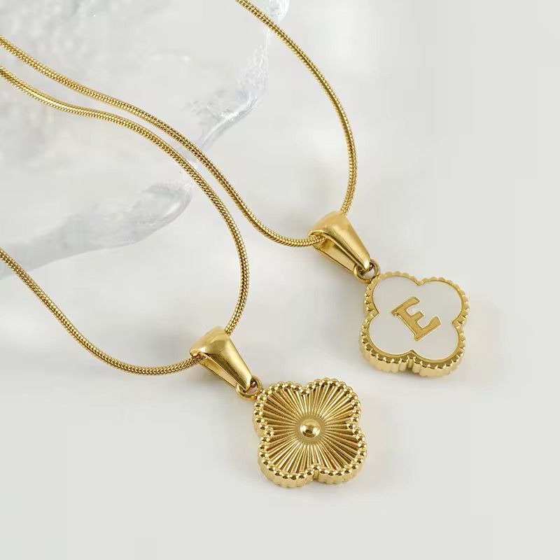 CLOVER SHELL LETTER NECKLACE