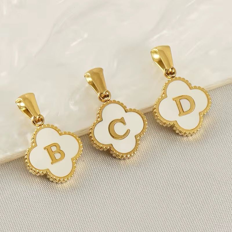 CLOVER SHELL LETTER NECKLACE