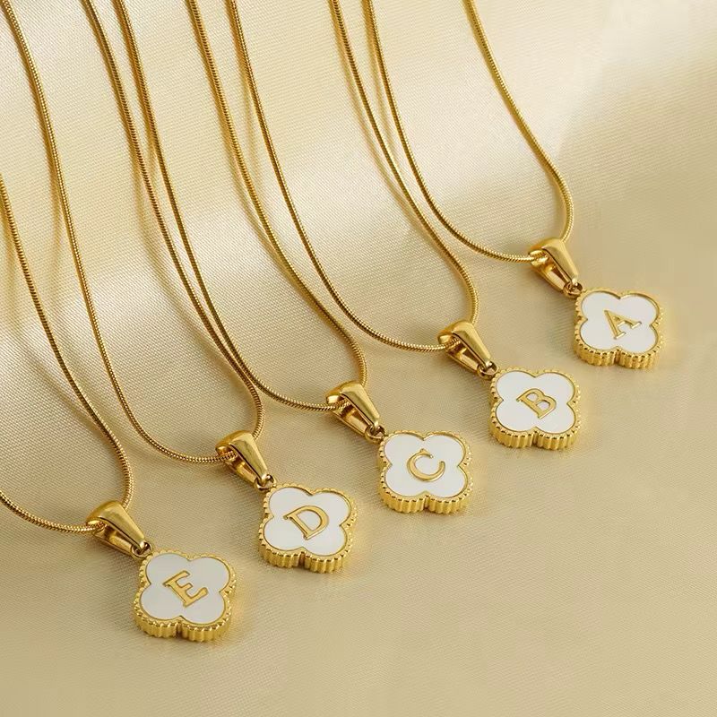 CLOVER SHELL LETTER NECKLACE
