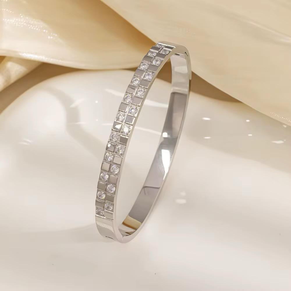 BAE BANGLE