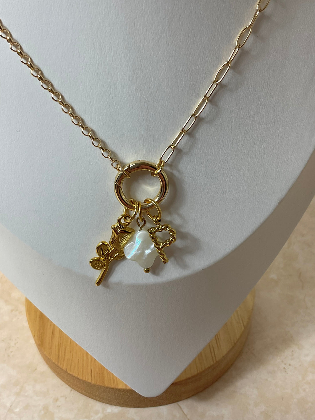 КОЛИЕ ADENA CHARM