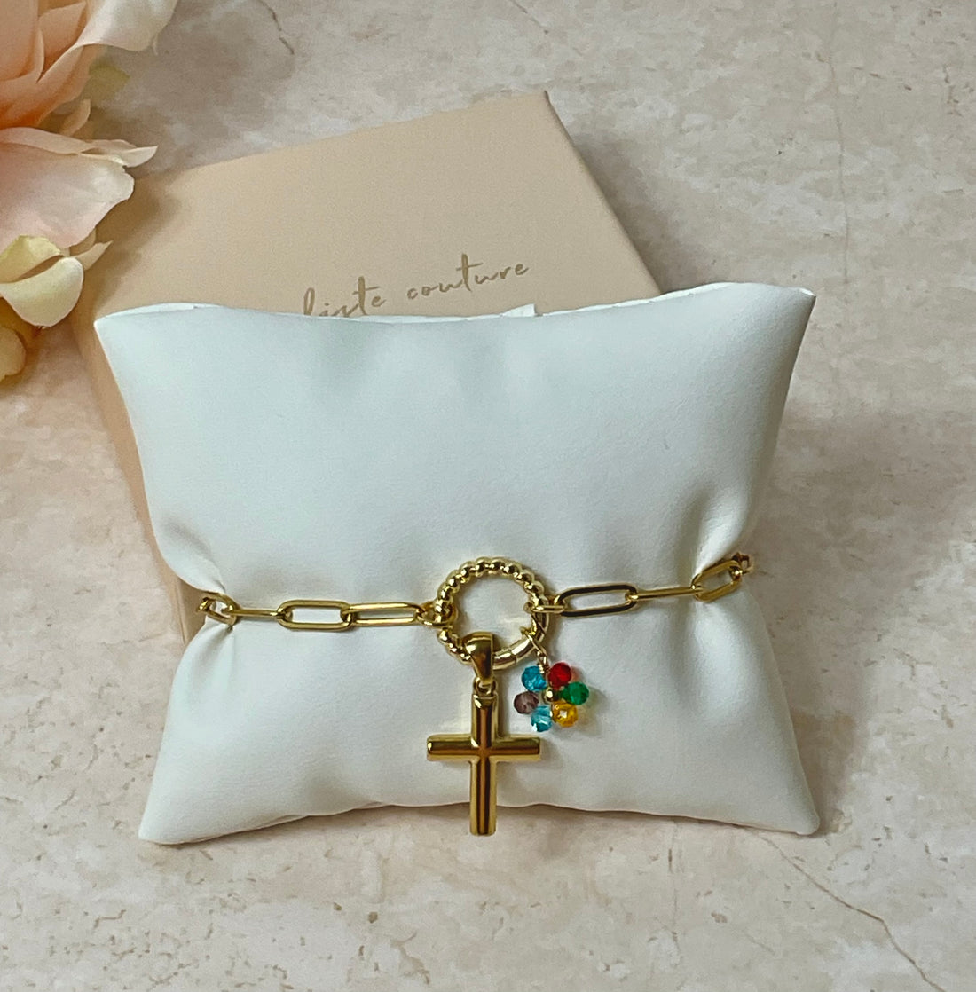 ROUND CLASP OPEN BRACELET