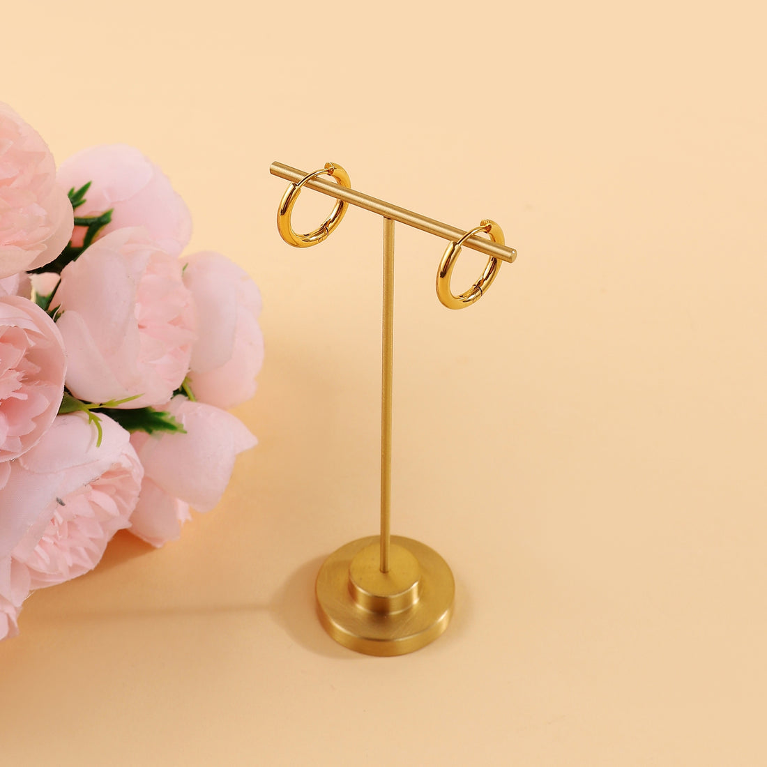 ISABELLE HOOP CHARM EARRING
