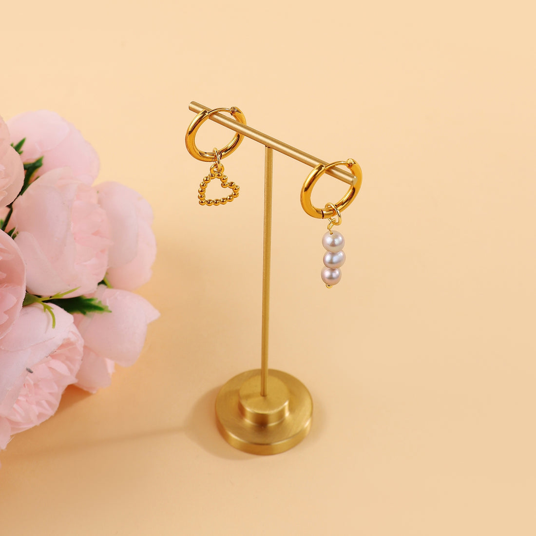 ISABELLE HOOP CHARM EARRING