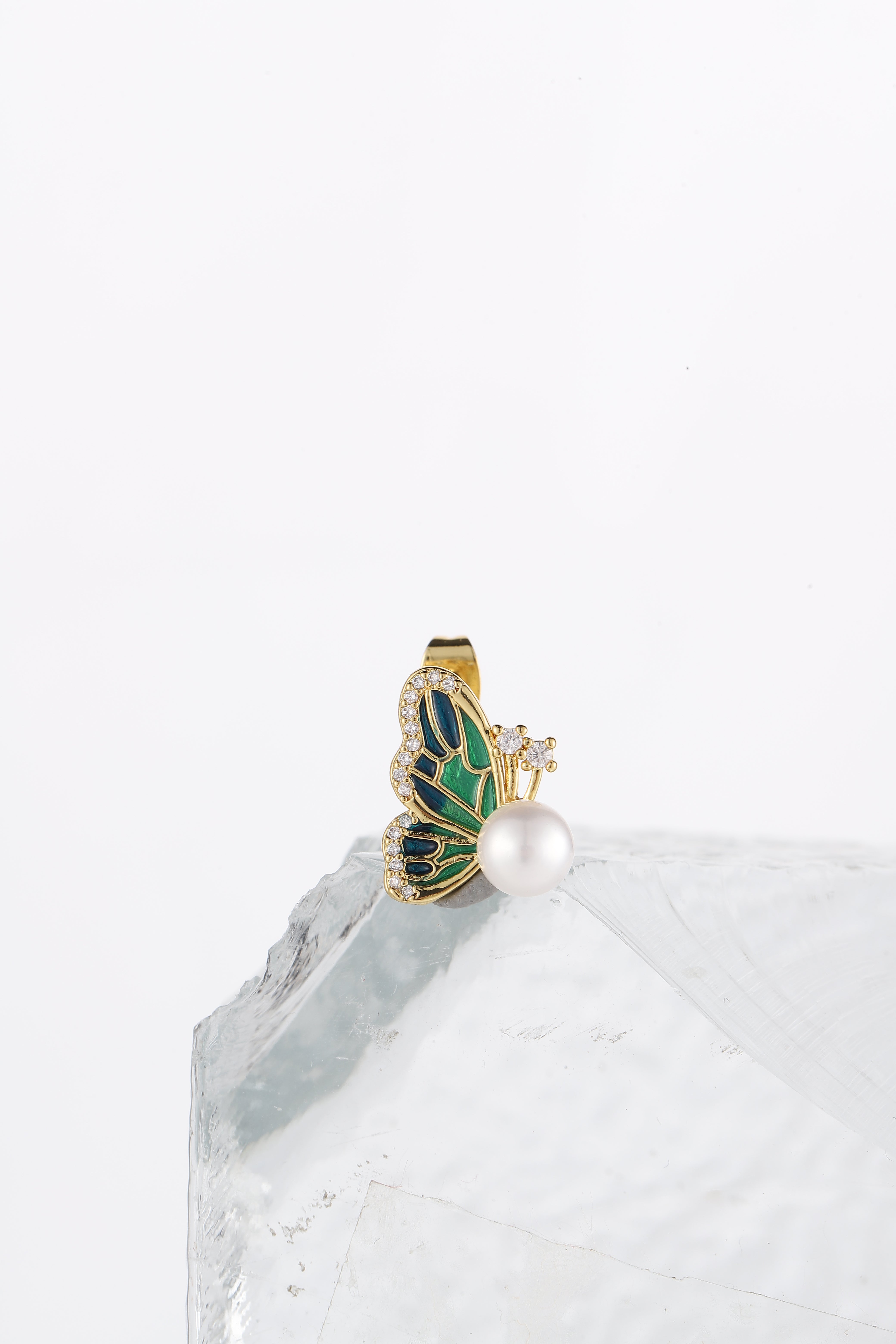 ALIA BUTTERFLY EARRINGS