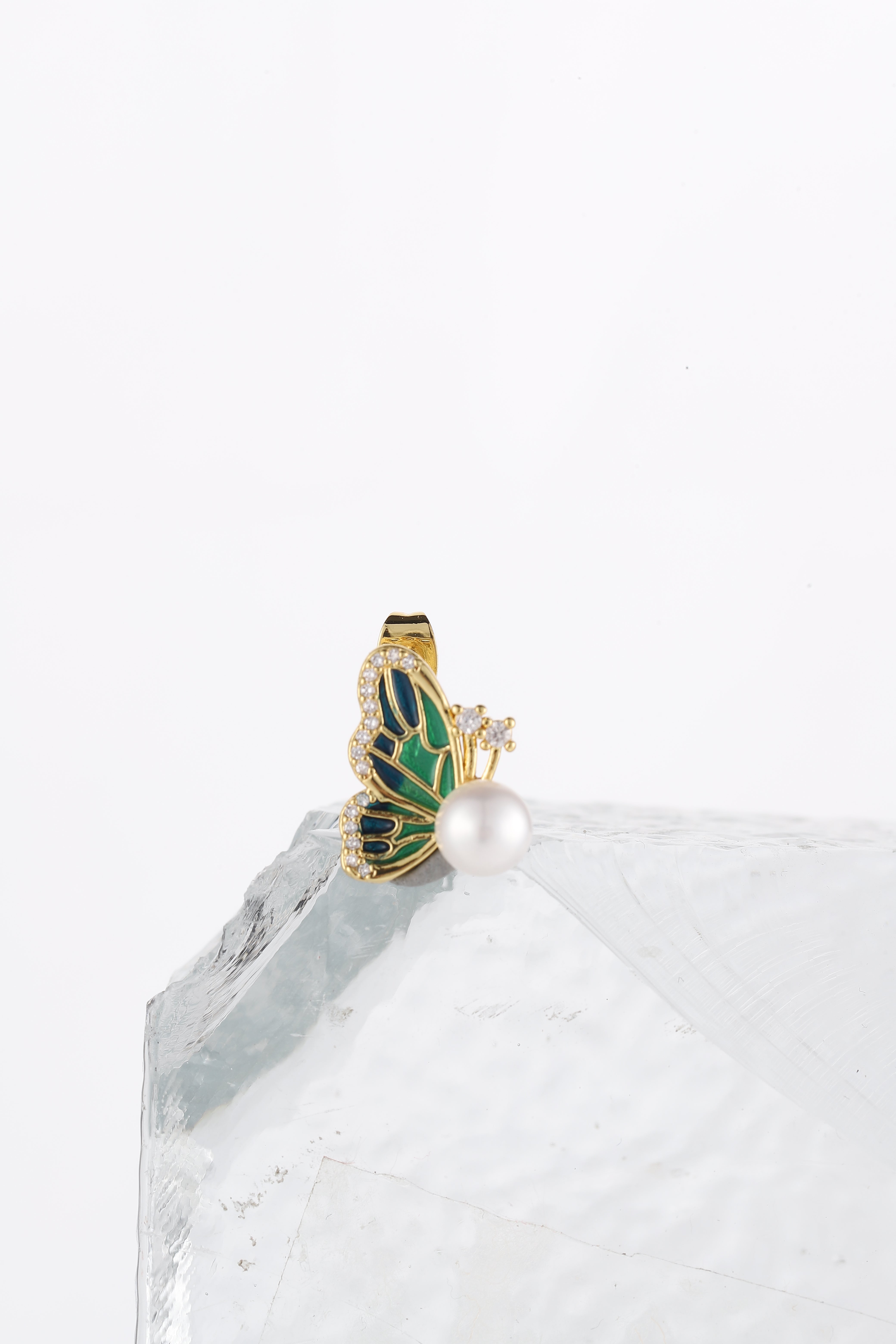 ALIA BUTTERFLY EARRINGS