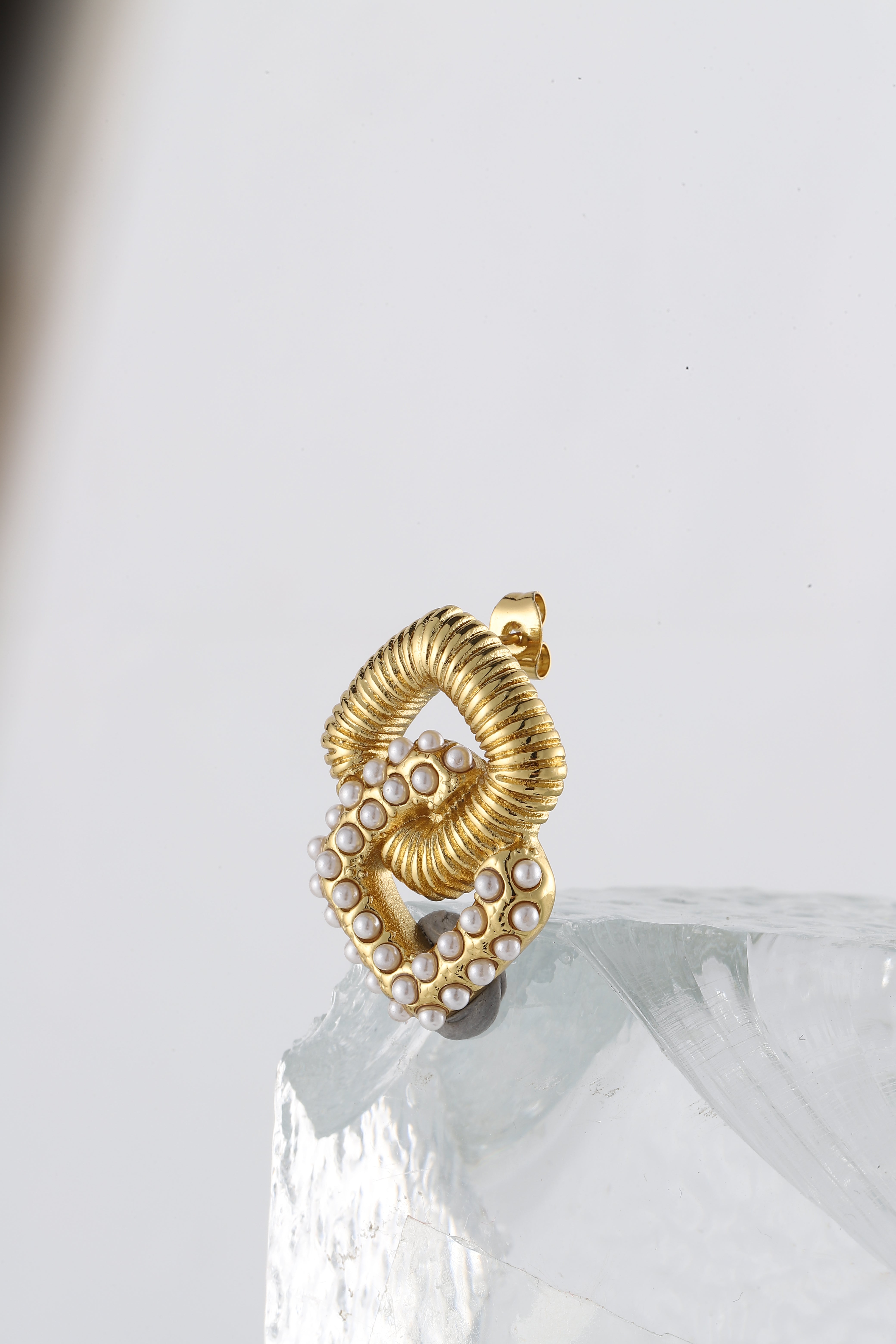 AMINA PEARL EARRINGS