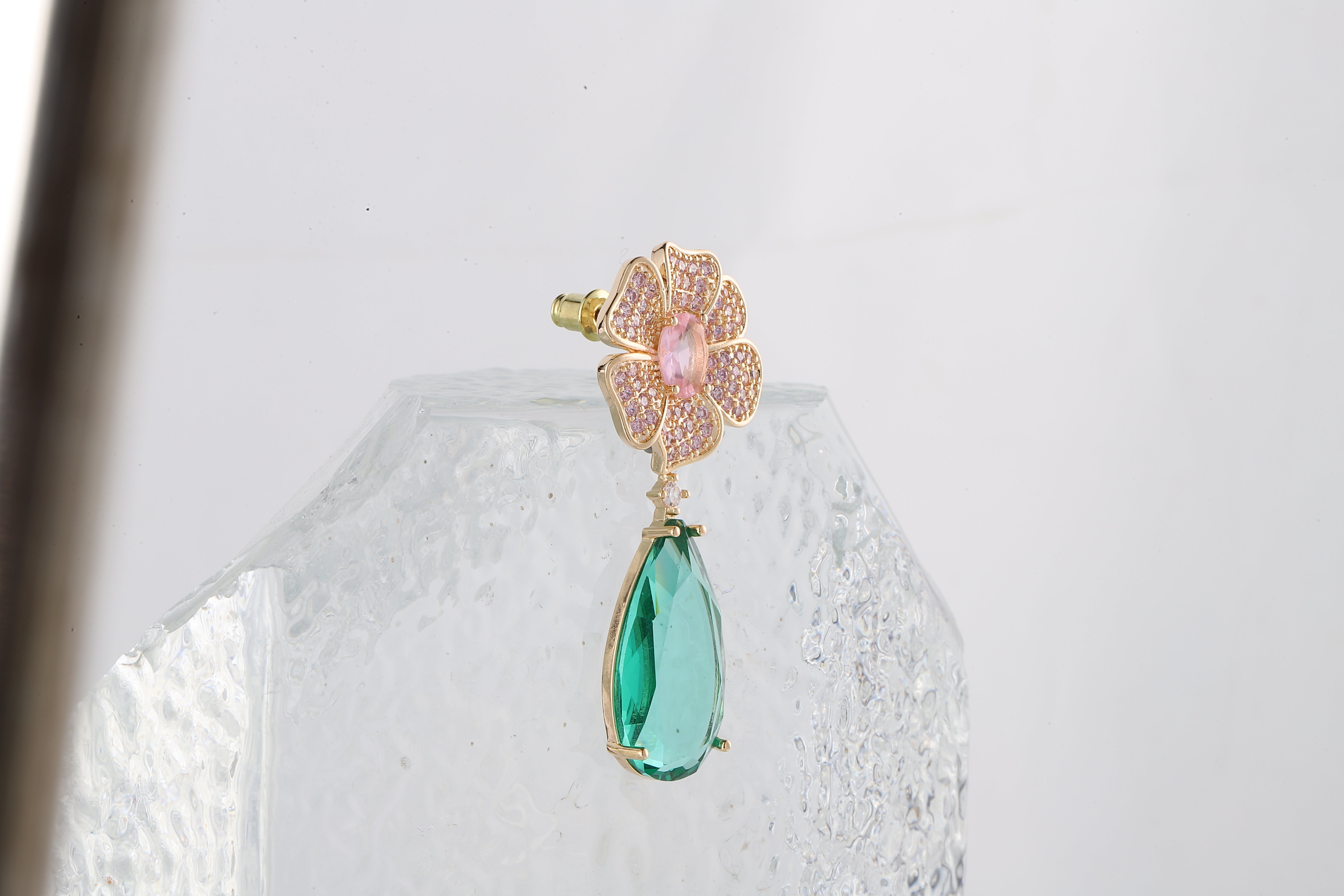 MELARA FLOWER EARRINGS