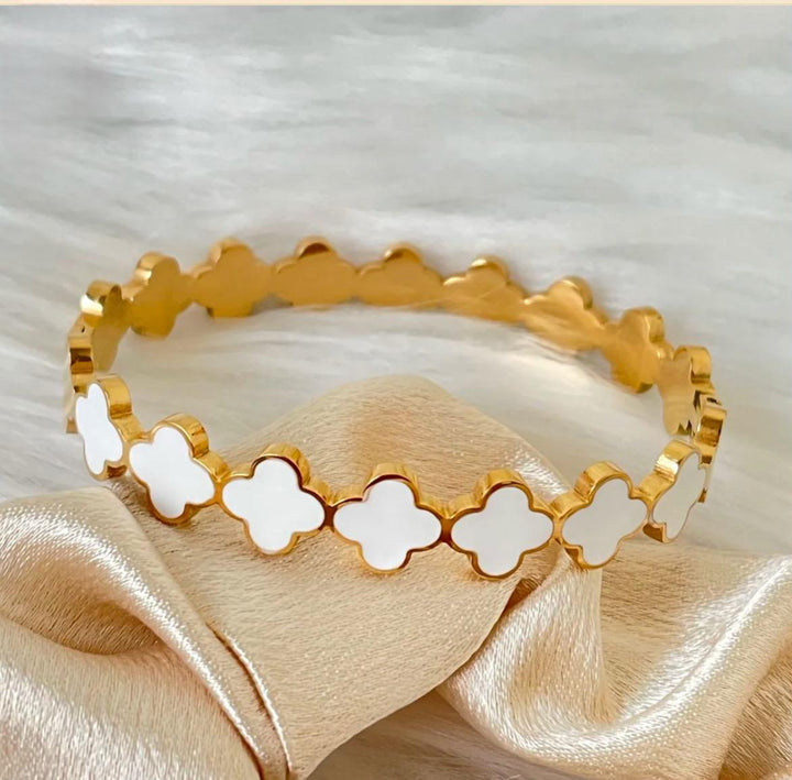 SARAH CLOVER BANGLE