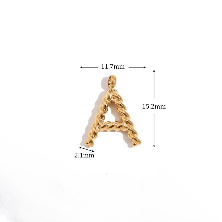 GEDRAAIDE LETTER CHARM