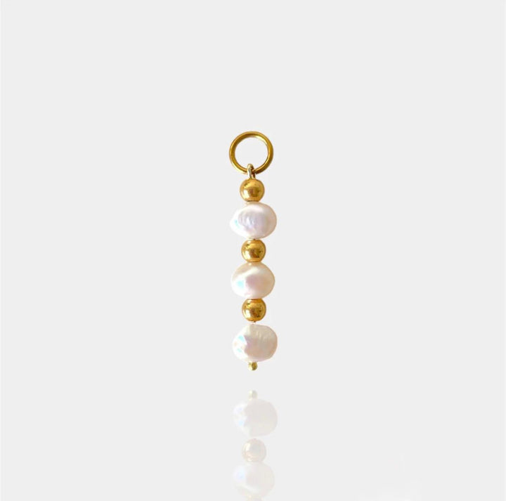 TRIPLE PEARL AND GOLD CHARM