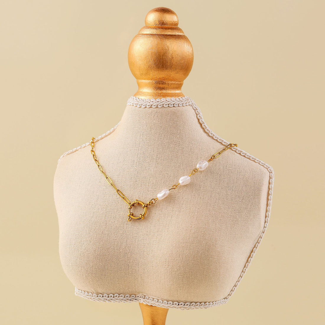 3 PEARL CLASP NECKLACE