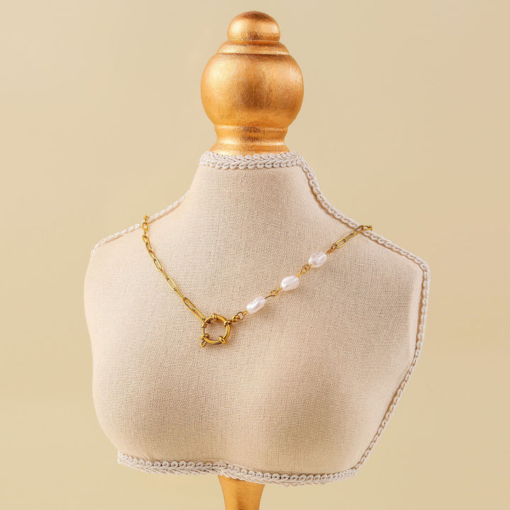 3 PEARL CLASP NECKLACE