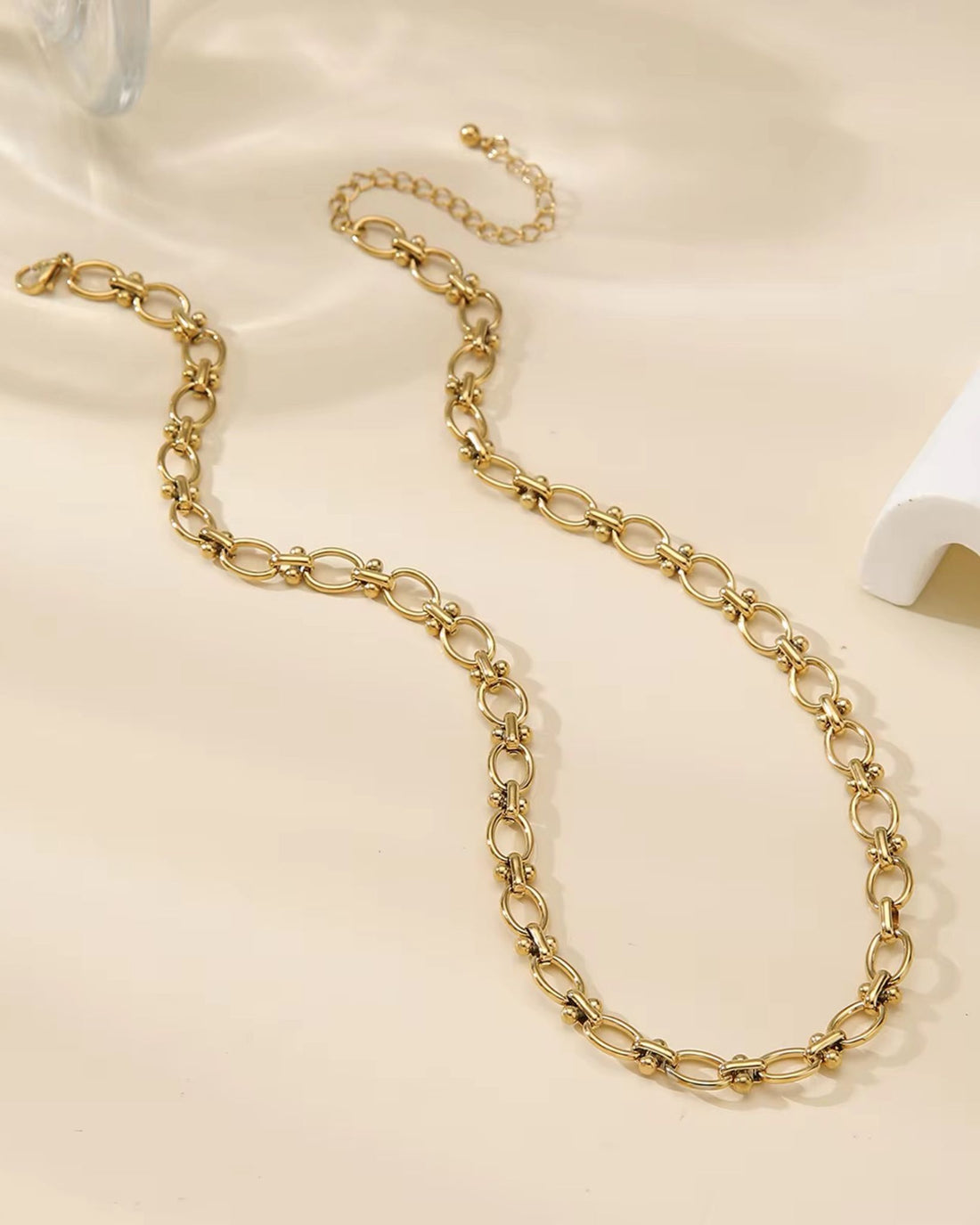 BLOCK CHAIN NECKLACE