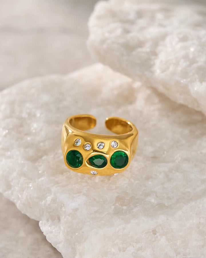 SCARLET RING