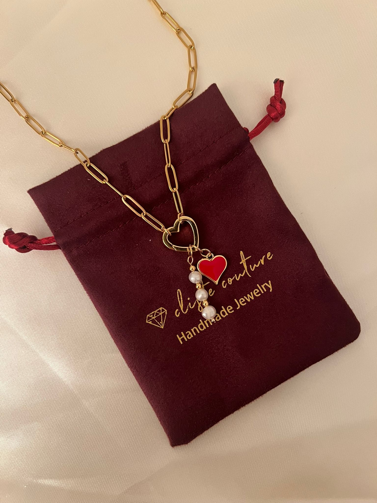 HEART OF ELEGANCE NECKLACE