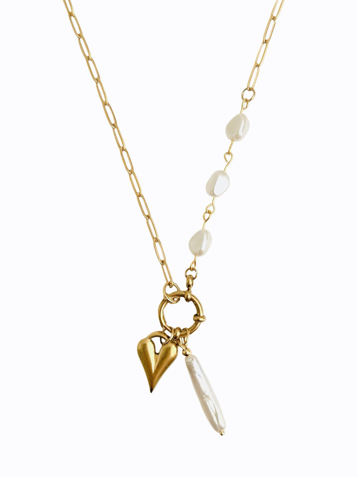 PEARL EMBRACE CLASP NECKLACE