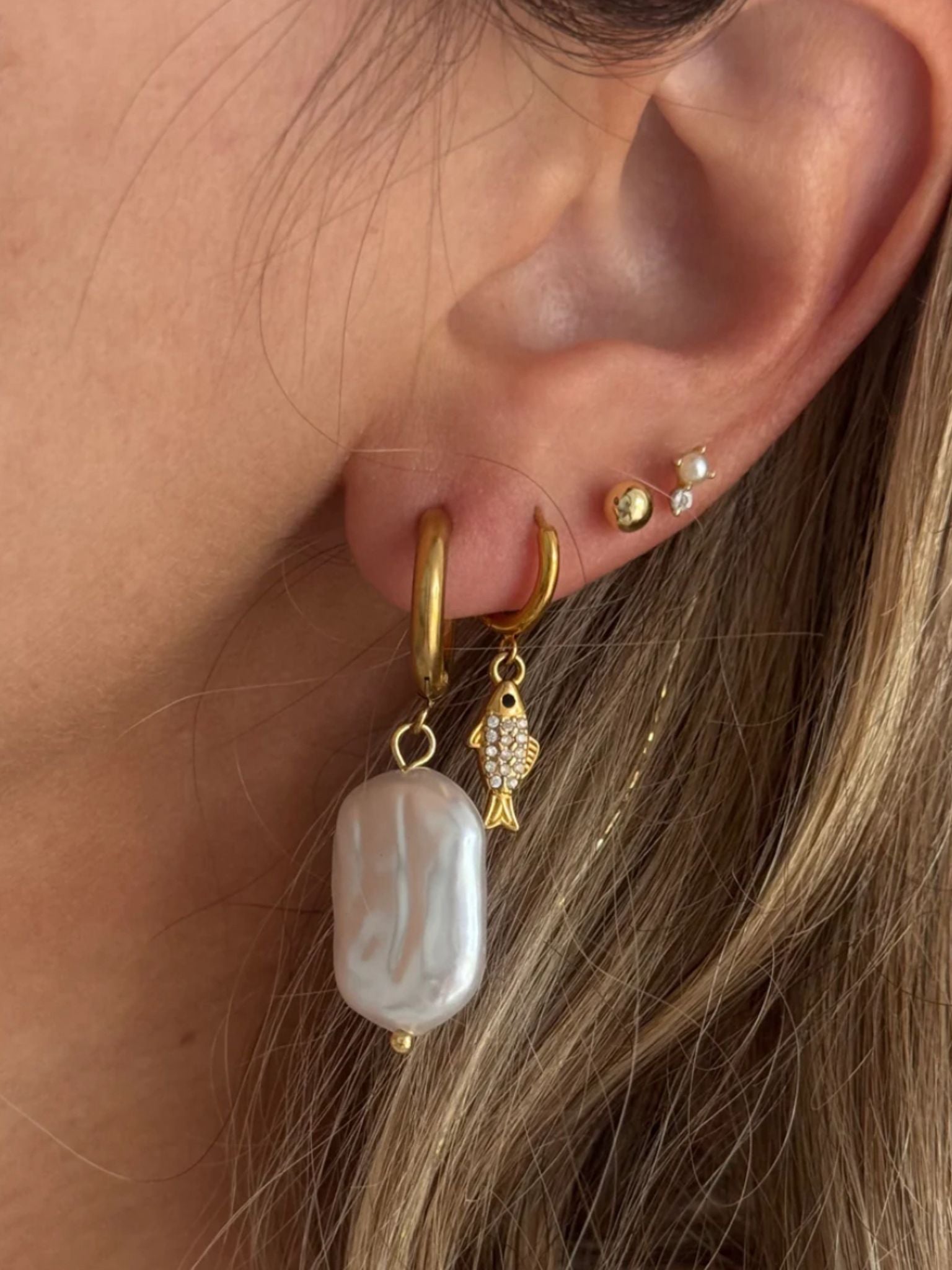 RECTANGULAR PEARL EARRINGS