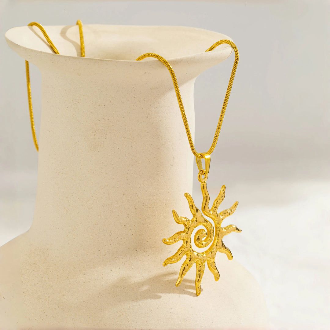SUN KISSED NECKLACE