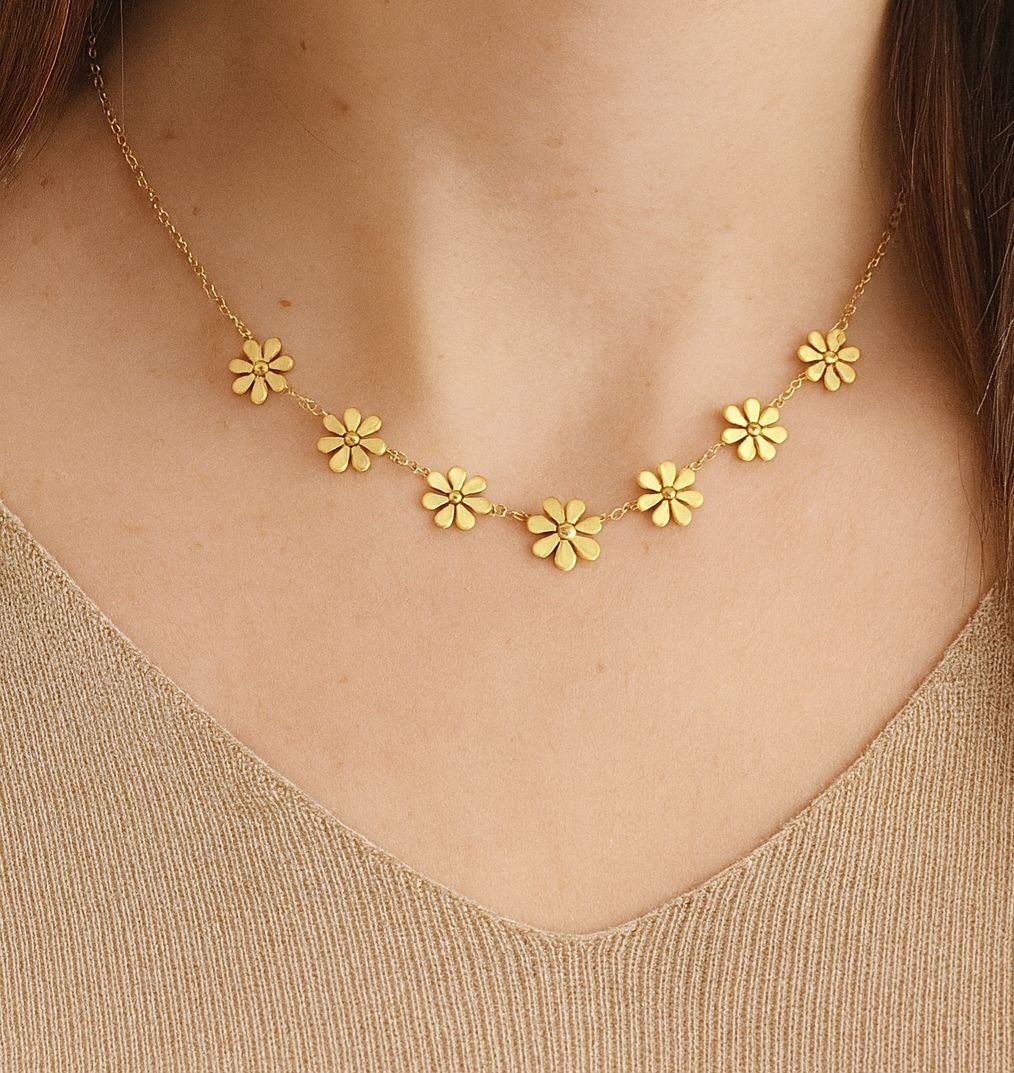 PELINA FLOWER NECKLACE