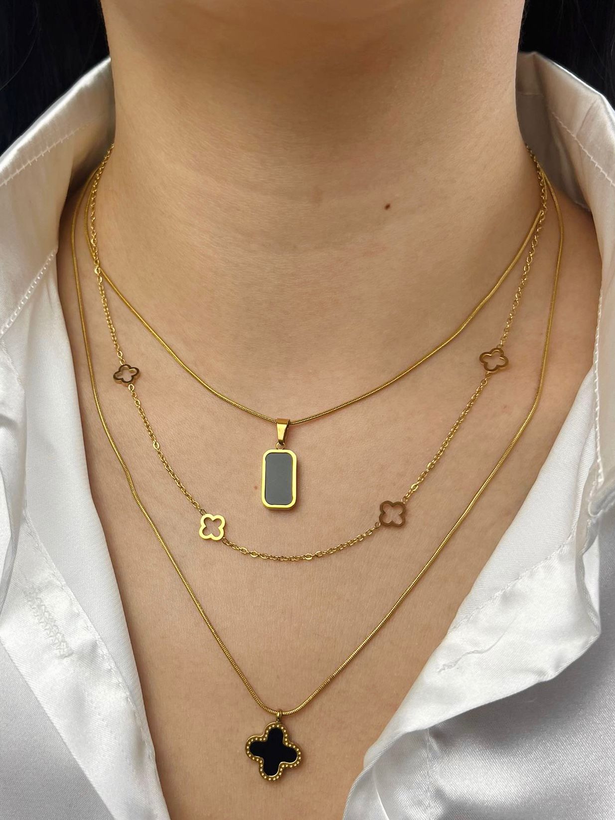 AURELIN CLOVER NECKLACE