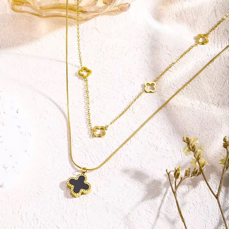 AURELIN CLOVER NECKLACE