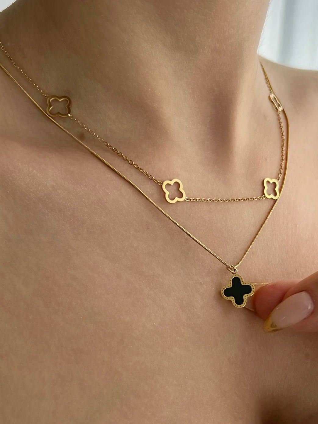AURELIN CLOVER NECKLACE