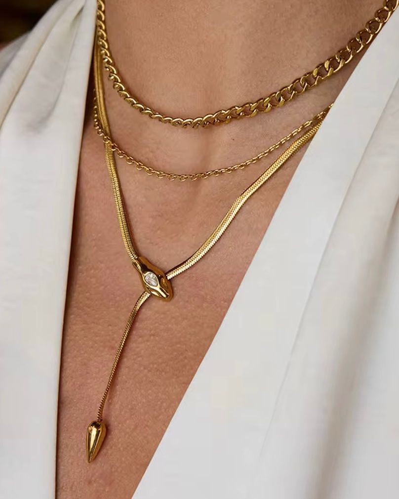 SNAKE NECKLACE