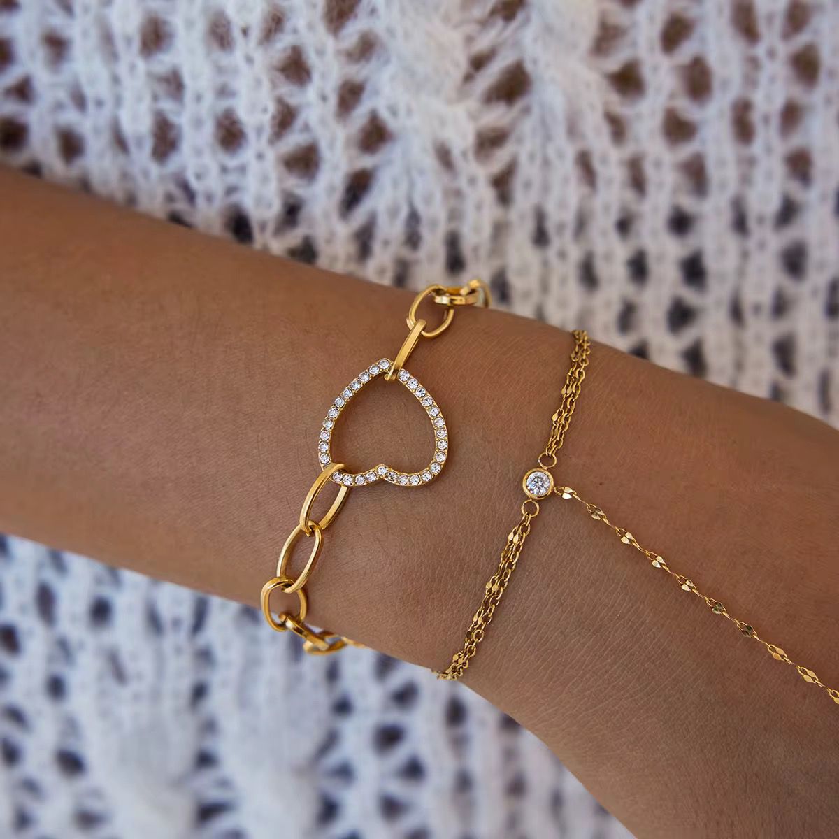 Elegant stainless steel gold bracelet for her