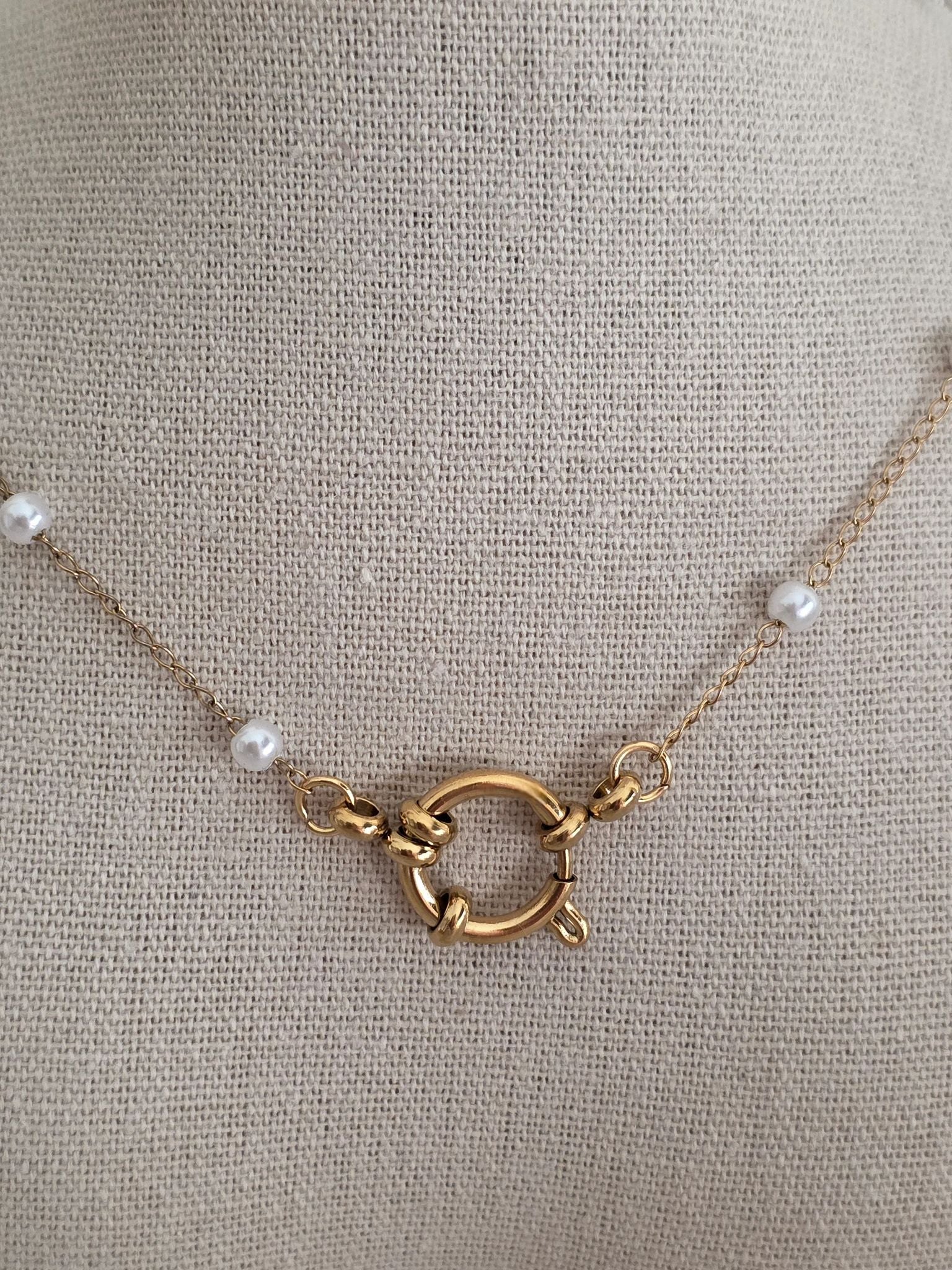 Designer gold necklace for her