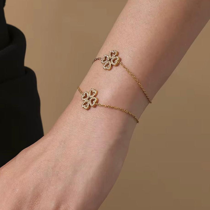 Elegant clover bracelet for her