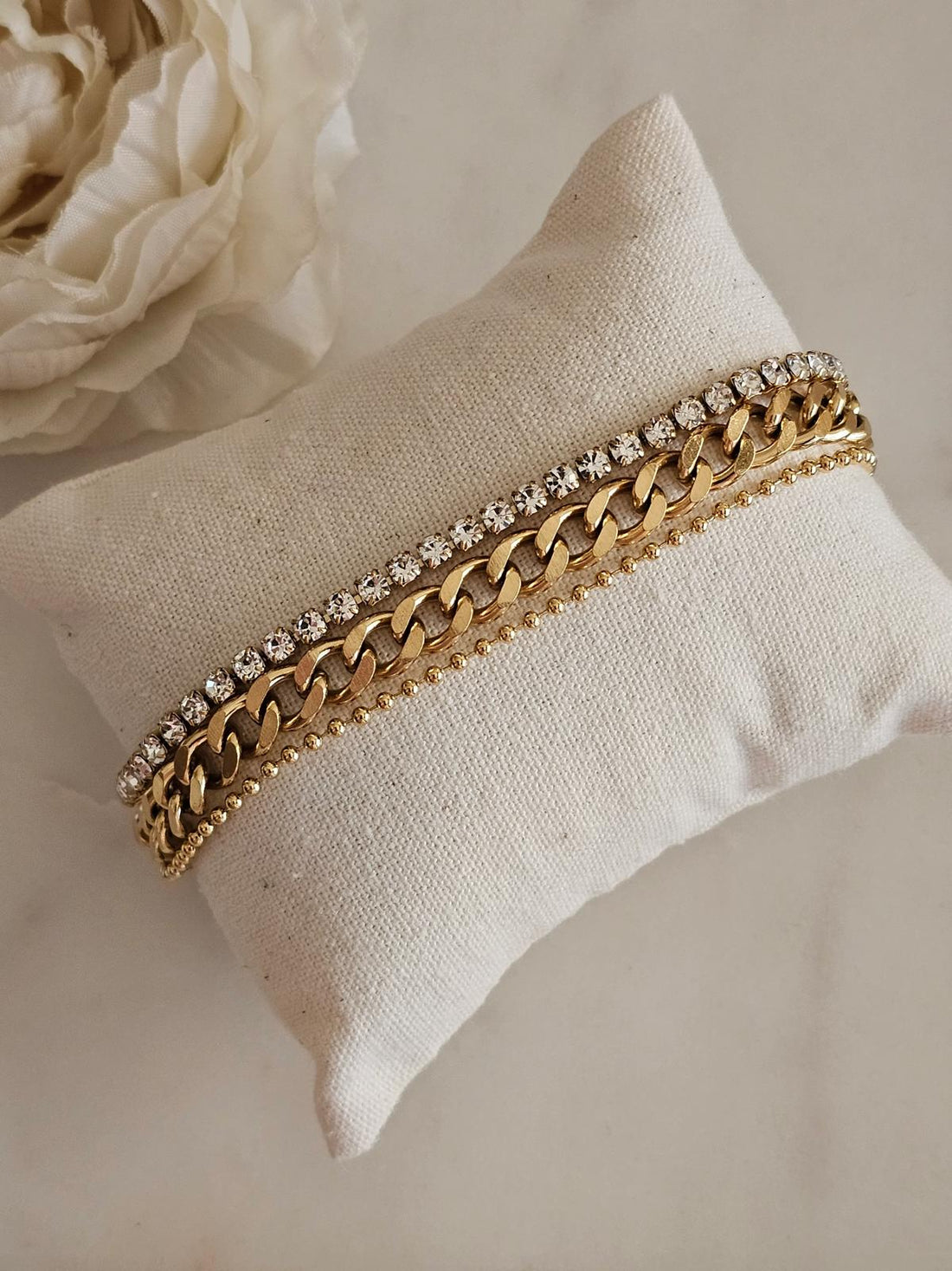 Beautiful gold bracelet for her