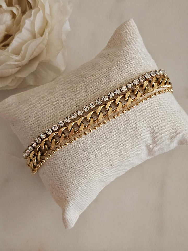 Beautiful gold bracelet for her
