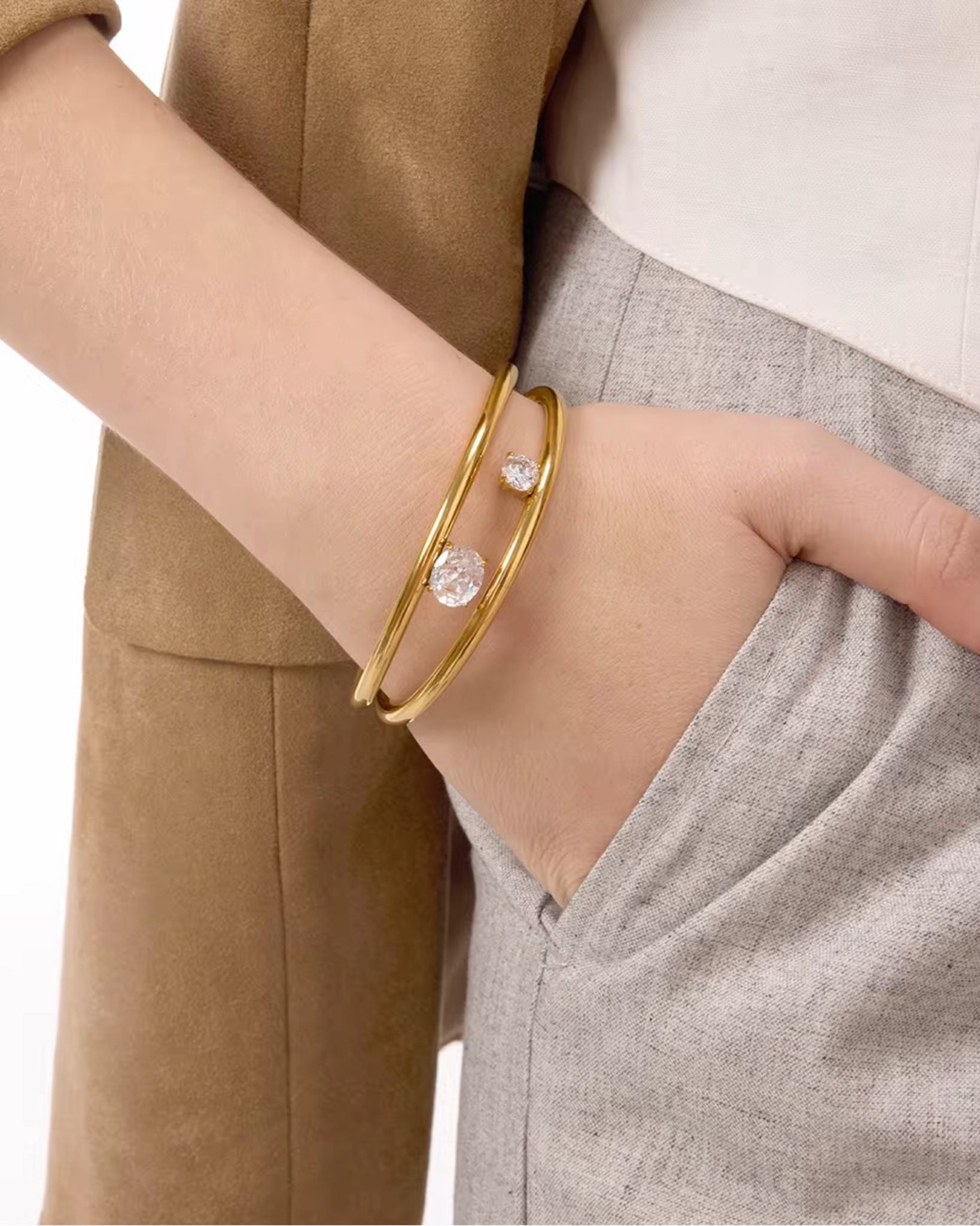 Trendy gold plated bracelet for her