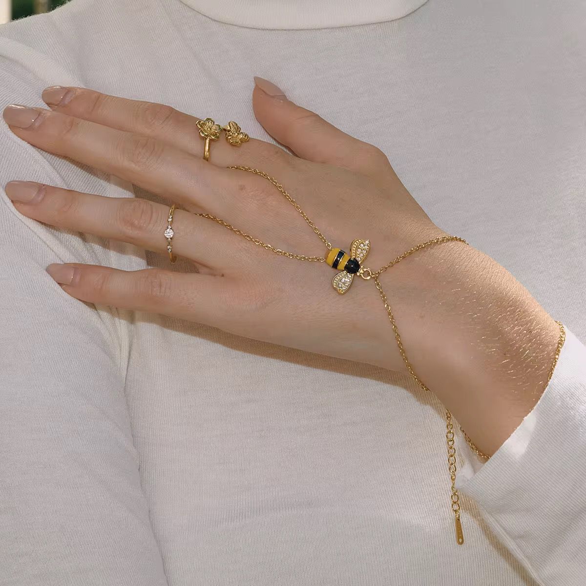 Elegant gold ring bracelet for her