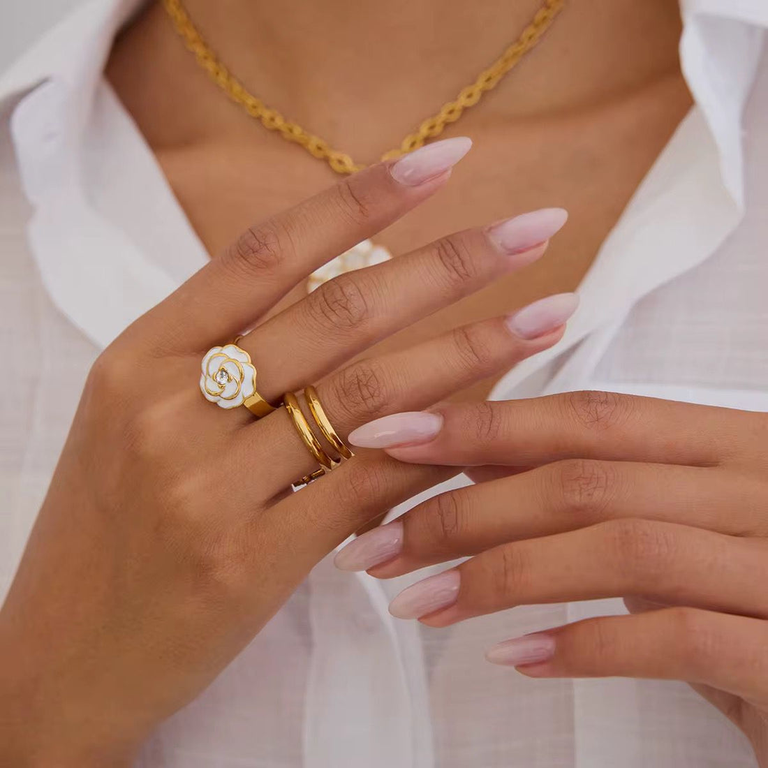 DAISY NECKLACE / EARRINGS & RING