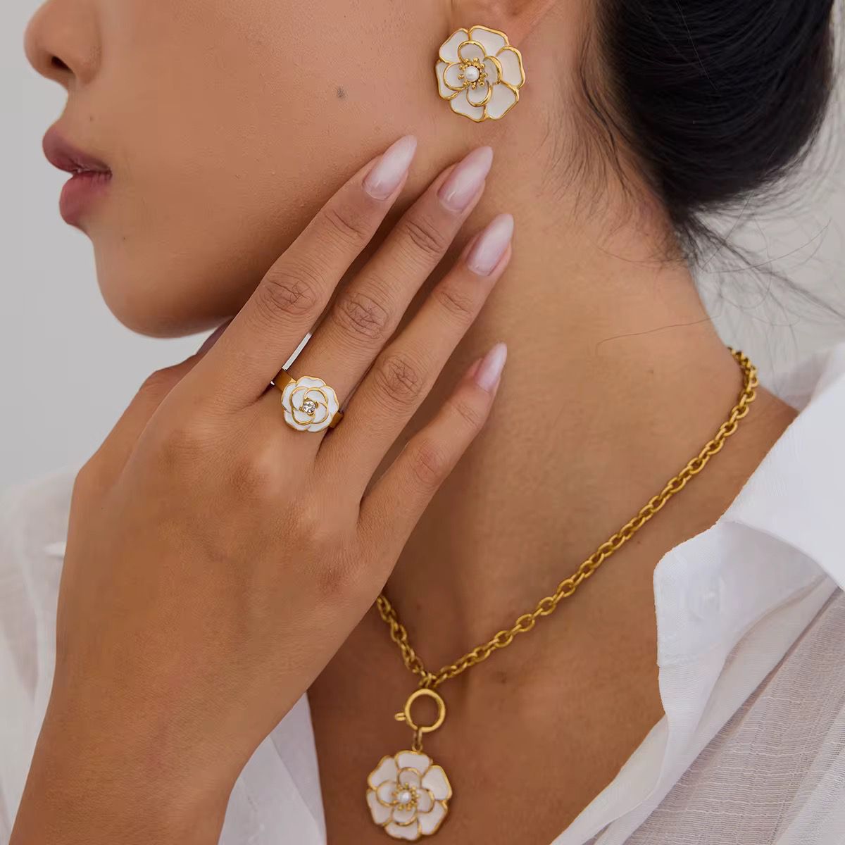 DAISY NECKLACE / EARRINGS & RING