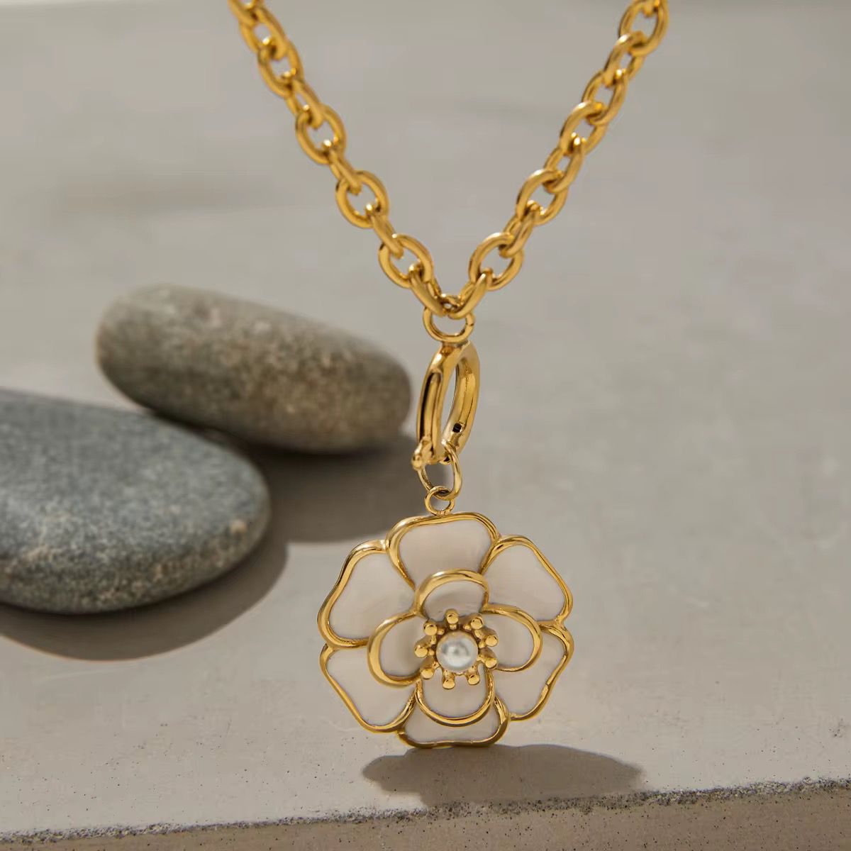 DAISY NECKLACE / EARRINGS & RING