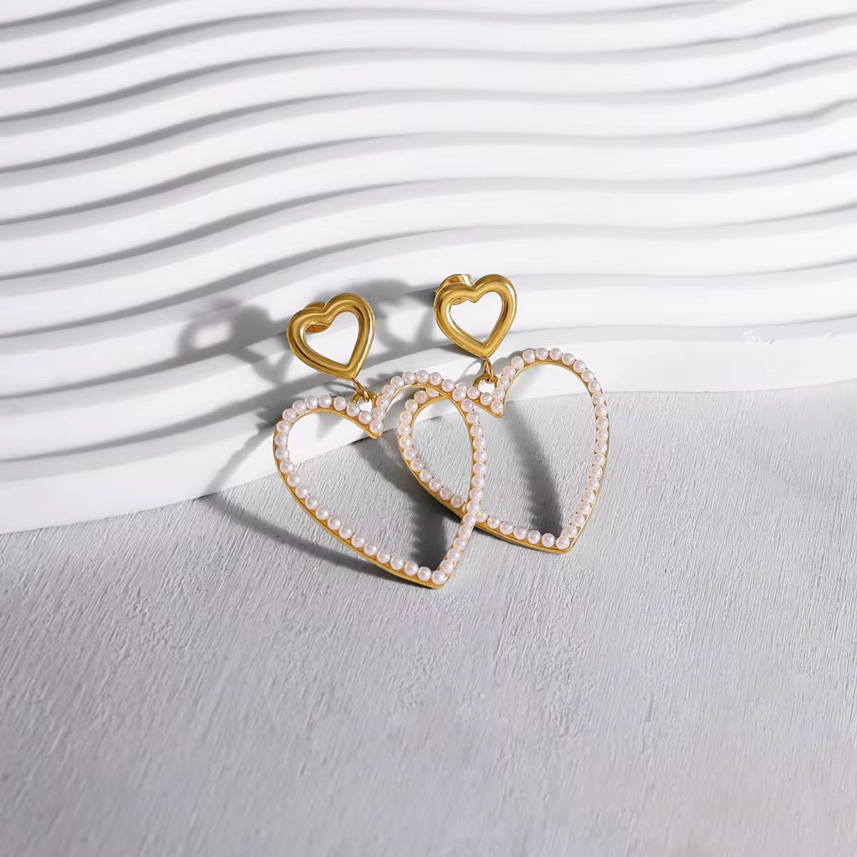AIOFE HEART EARRINGS