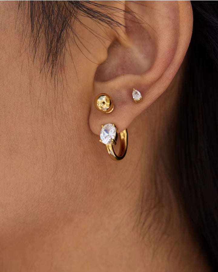 Classic stainless steel gold earrings for her