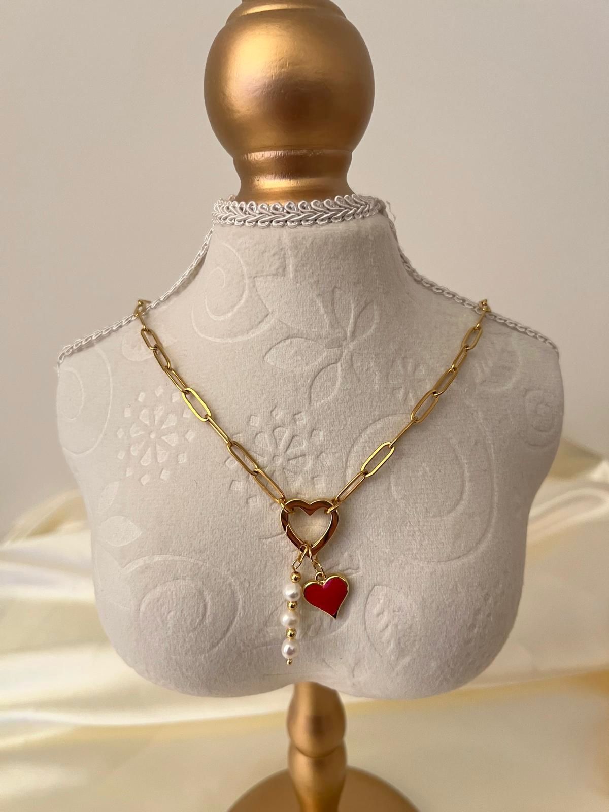 HEART OF ELEGANCE NECKLACE
