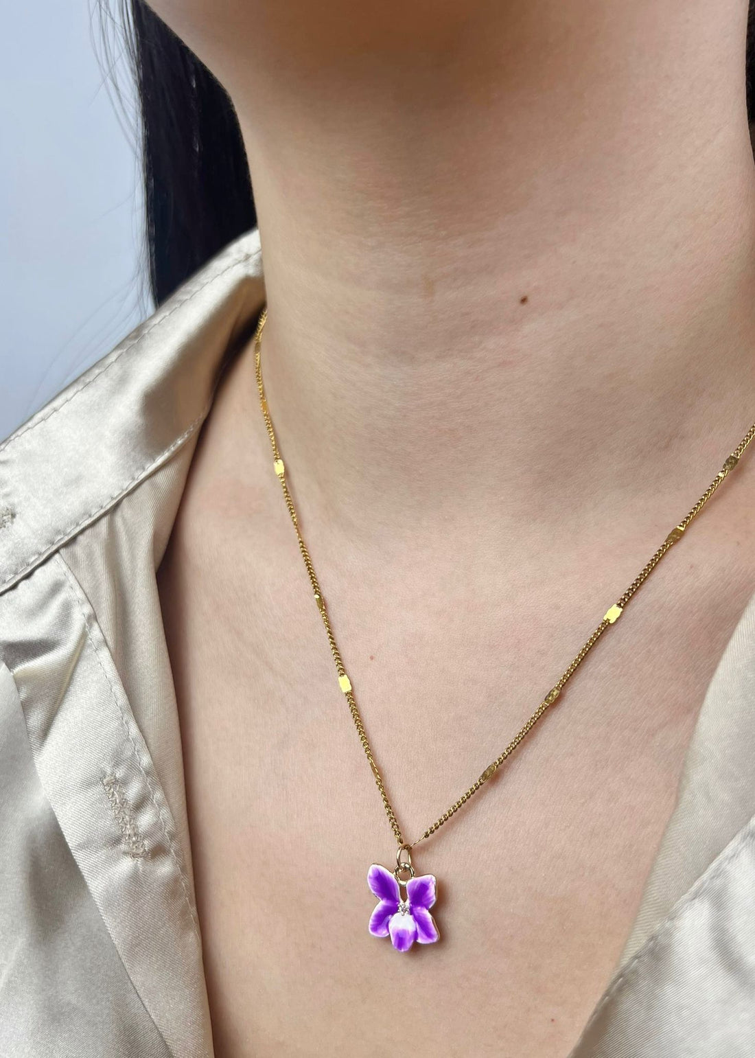 VIOLET FLOWER PENDANT NECKLACE
