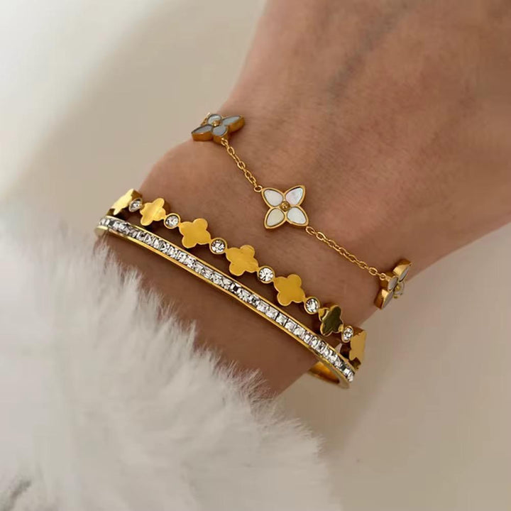 ZIRCONIA CLOVER BANGLE