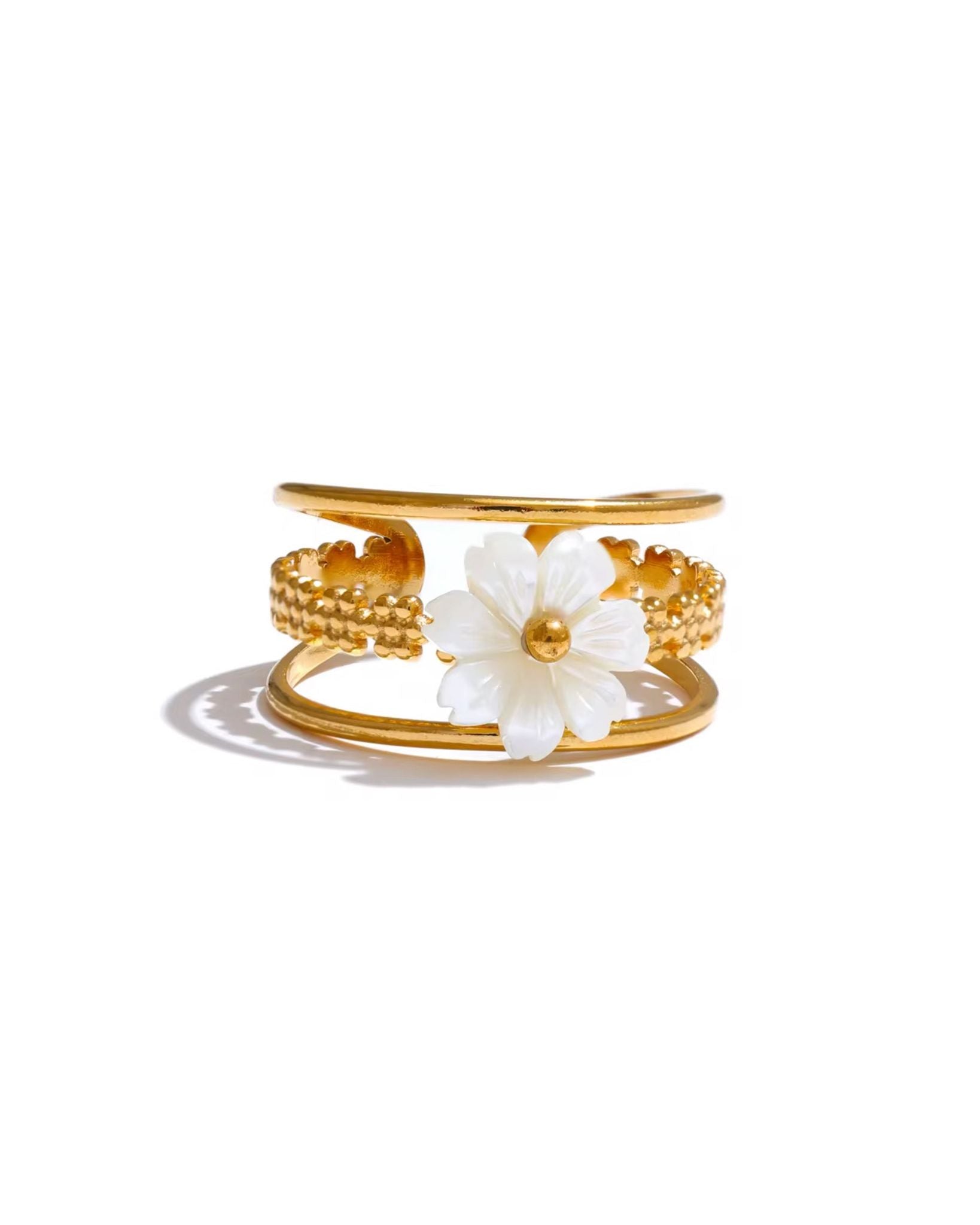 Beautiful gold floral ring with flower for her
