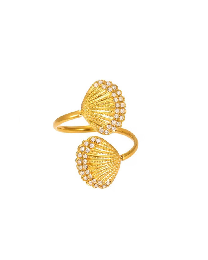 Stylish gold zircon shell ring for her